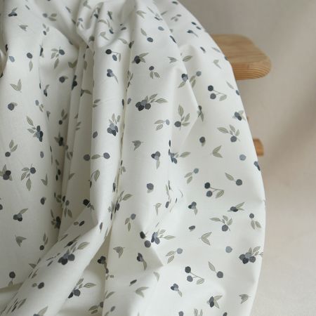 Hind - Popeline douce coton BIO organique fond blanc imprimé exclusif vert et bleu Hind - Popeline douce coton BIO organique fond blanc imprimé exclusif vert et bleu