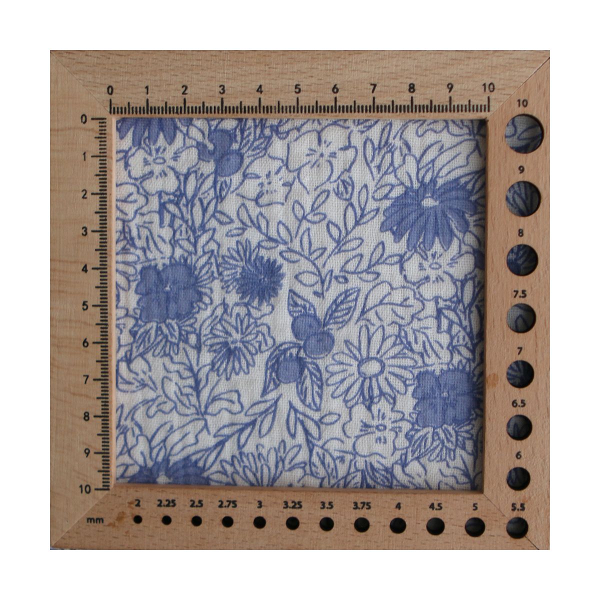 Zomea - Double gaze de coton fond écru motif bleu Zomea - Double gaze de coton fond écru motif bleu