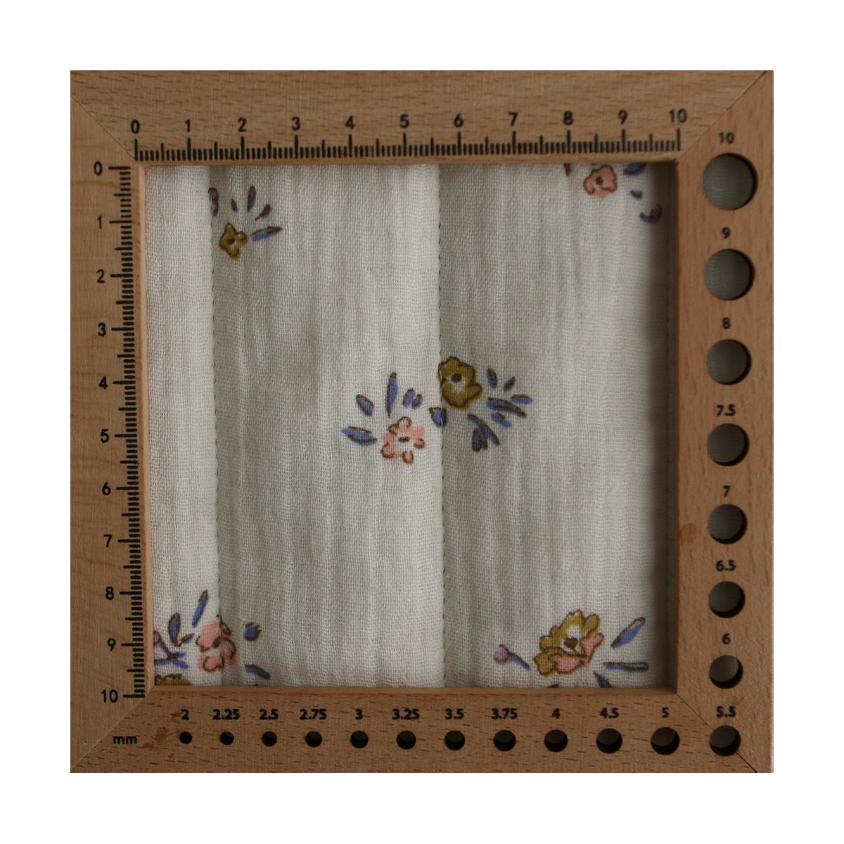 Zomea / Neha - Matelassé double gaze de coton fond écru motif bleu