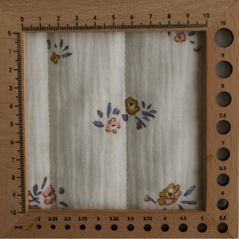 Zomea / Neha - Matelassé double gaze de coton fond écru motif bleu