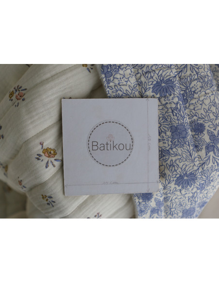 Zomea / Neha - Matelassé double gaze de coton fond écru motif bleu