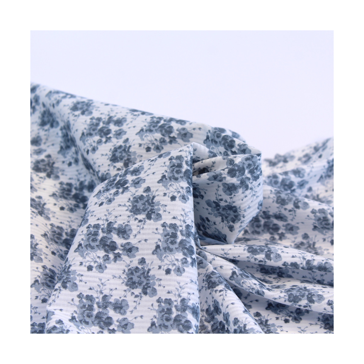 Voile de coton organique rayé imprimé fleuri bleu encre Voile de coton organique rayé imprimé fleuri bleu encre