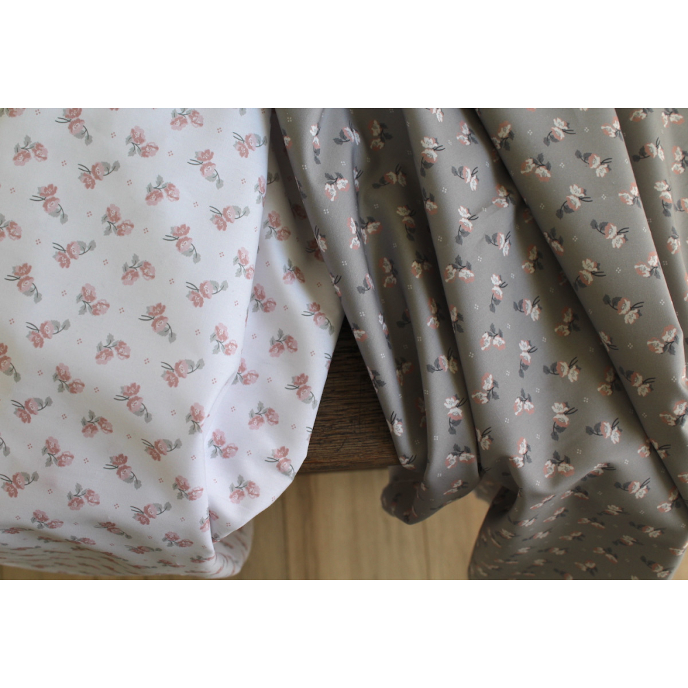 Popeline fine coton BIO fleurie motif exclusif HANA