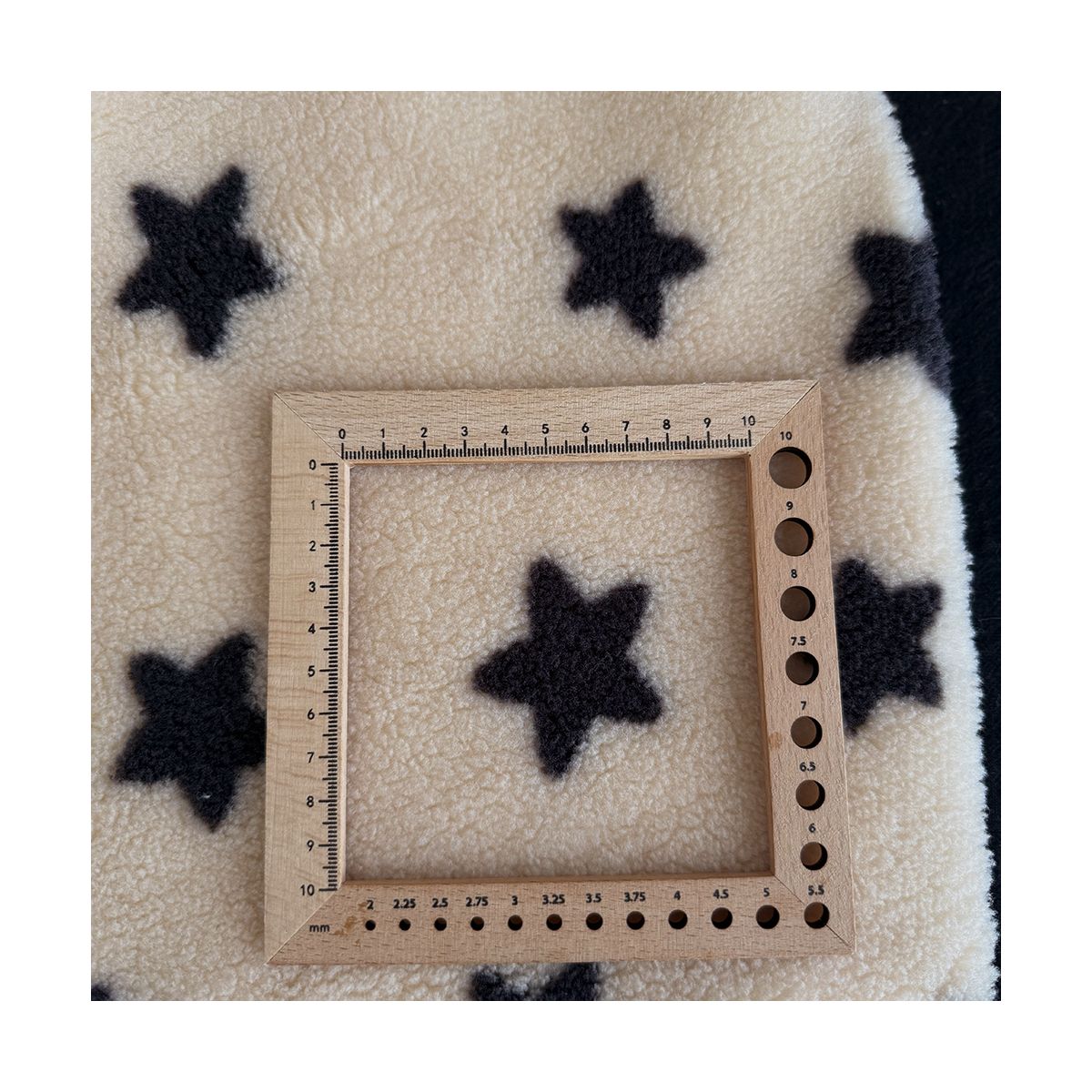Teddy / moumoute bouclé / sherpa fond crème motif étoiles Teddy / moumoute bouclé / sherpa fond crème motif étoiles