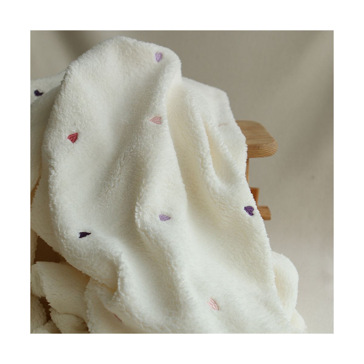 Teddy / moumoute sherpa bouclettes broderies coeurs Teddy / moumoute sherpa bouclettes broderies coeurs