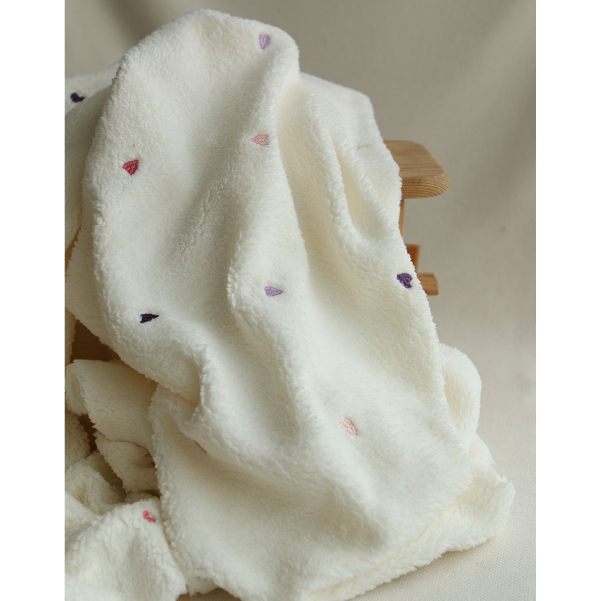 Teddy / moumoute sherpa bouclettes broderies coeurs Teddy / moumoute sherpa bouclettes broderies coeurs