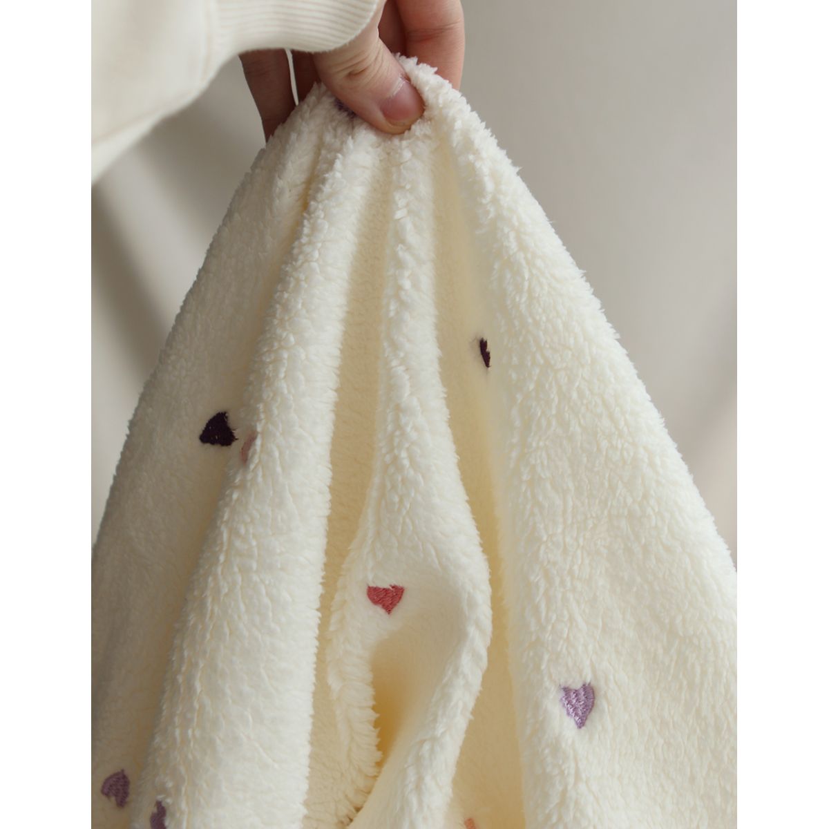 Teddy / moumoute sherpa bouclettes broderies coeurs Teddy / moumoute sherpa bouclettes broderies coeurs