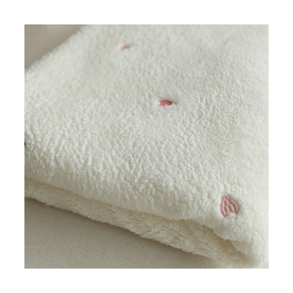 Teddy / moumoute sherpa bouclettes broderies coeurs Teddy / moumoute sherpa bouclettes broderies coeurs