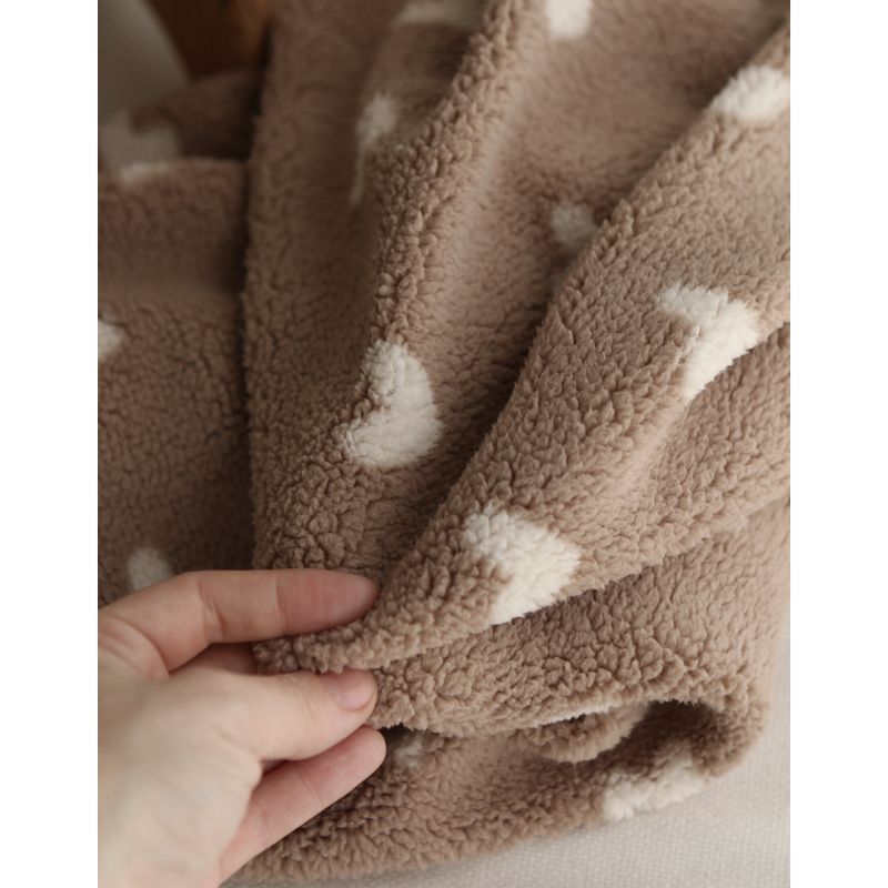 Teddy / moumoute bouclé fond grège motif coeurs