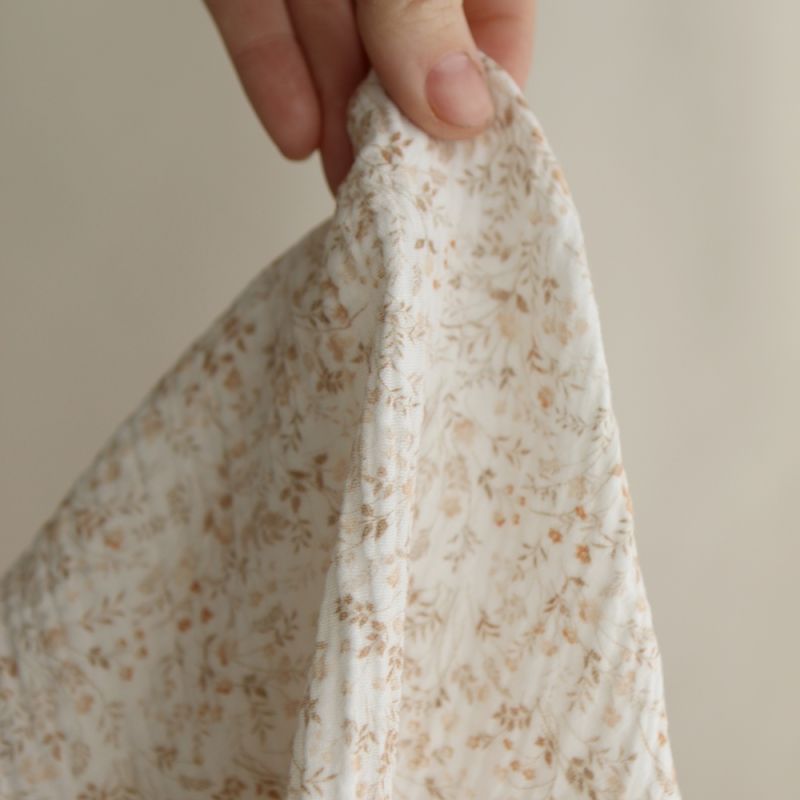 Double gaze de coton imprimés fleuri beige clair