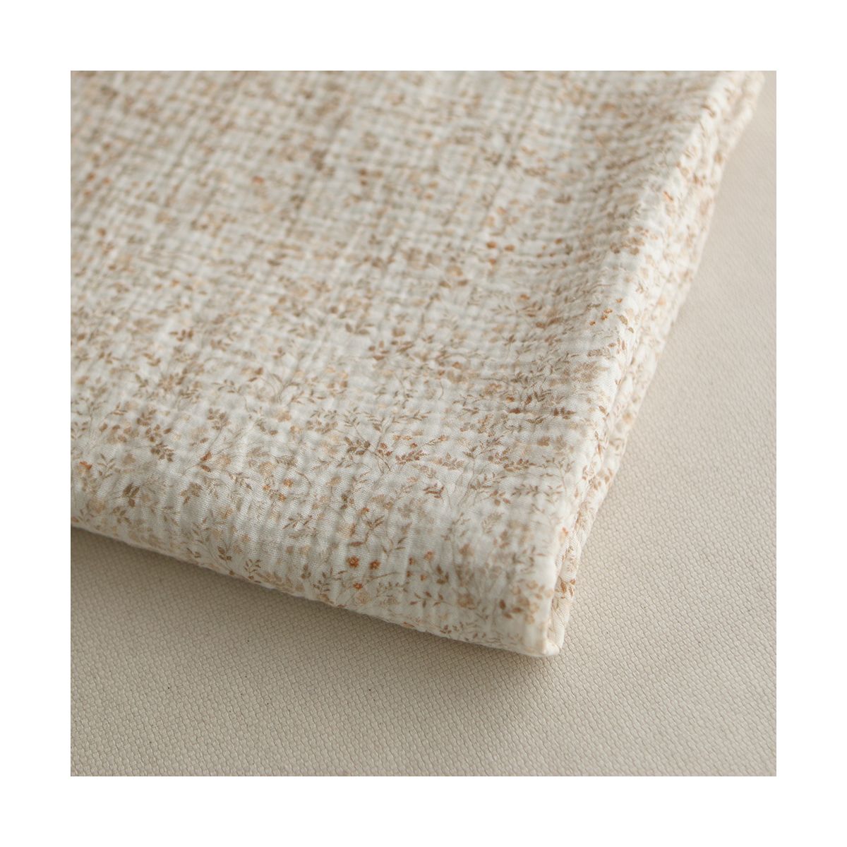 Double gaze de coton imprimés fleuri beige clair