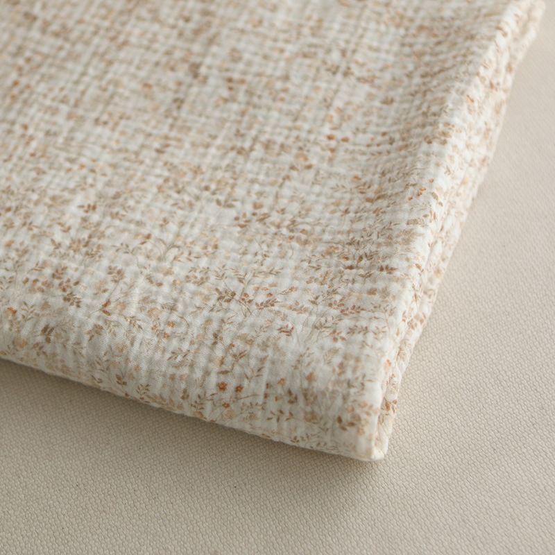 Double gaze de coton imprimés fleuri beige clair