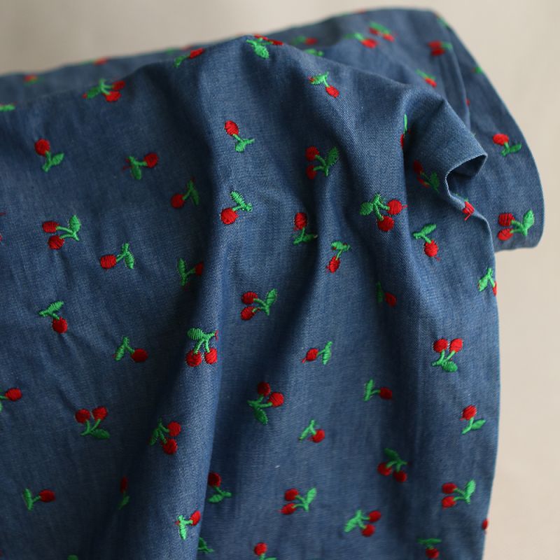 Jean denim léger coton 140gr broderies cerises
