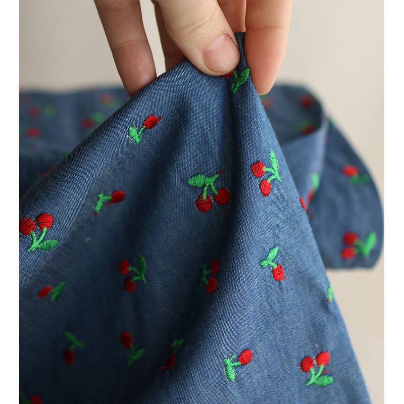 Jean denim léger coton 140gr broderies cerises