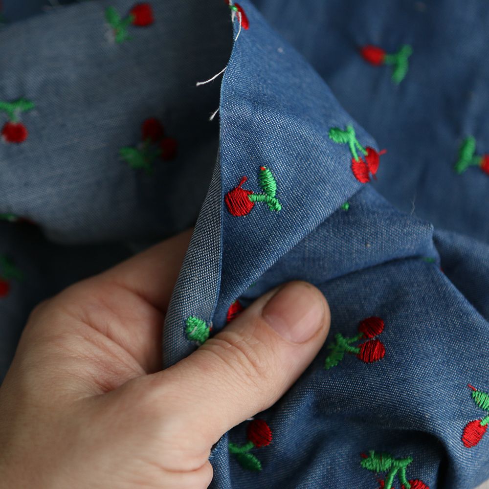 Jean denim léger coton 140gr broderies cerises