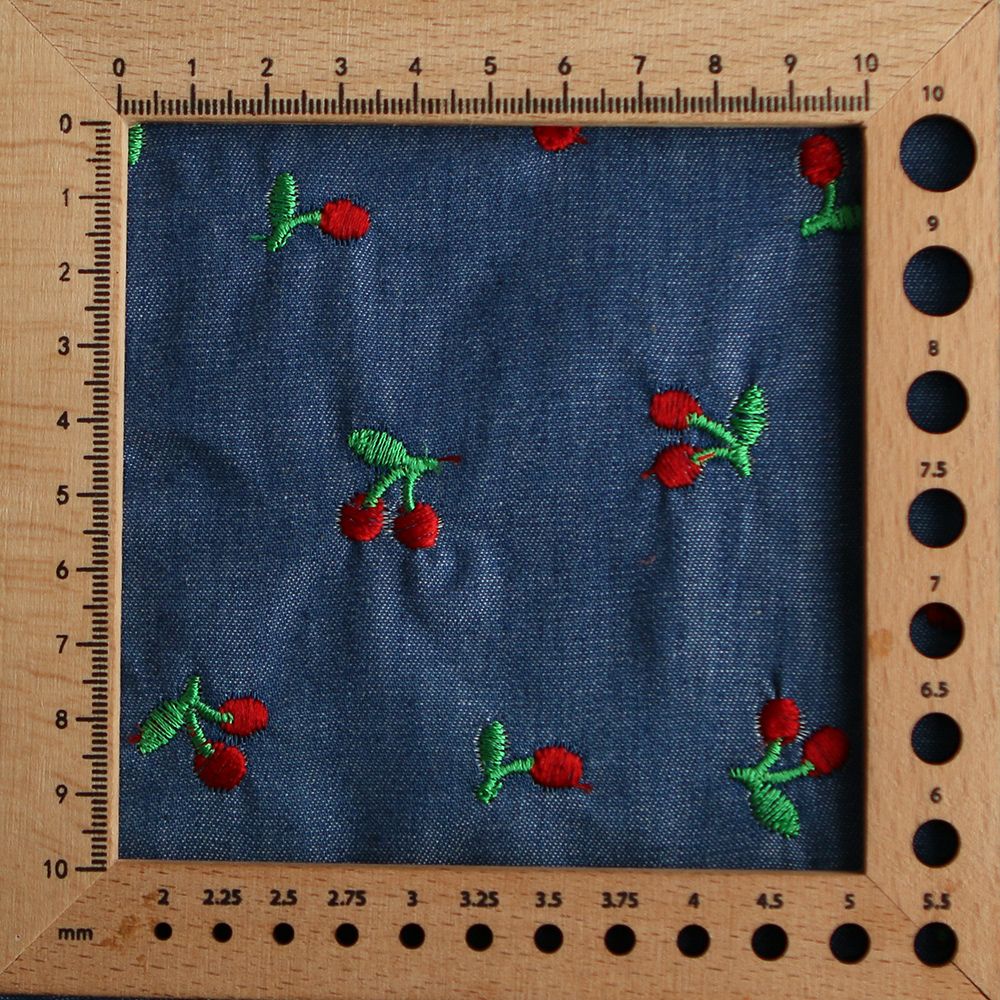 Jean denim léger coton 140gr broderies cerises