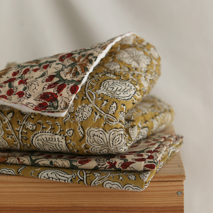 Nisha & Sita - Tissu indien matelassé double face coton hand block teal largeur 100cm