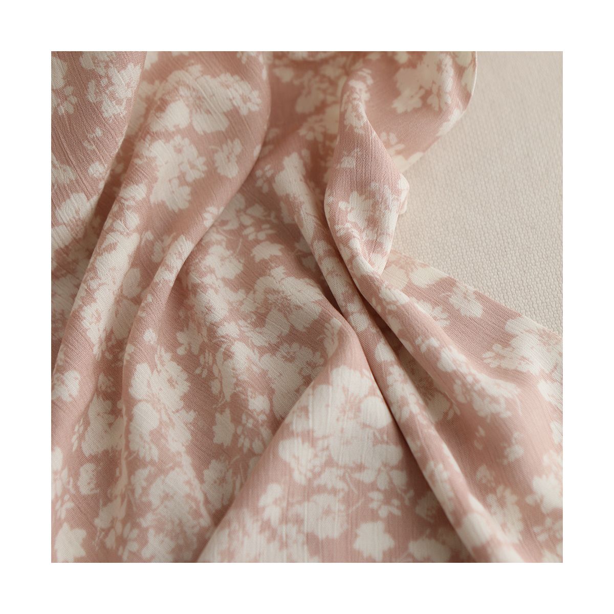 Carmella - Crêpe de viscose imprimé fleuri rose blush Carmella - Crêpe de viscose imprimé fleuri rose blush