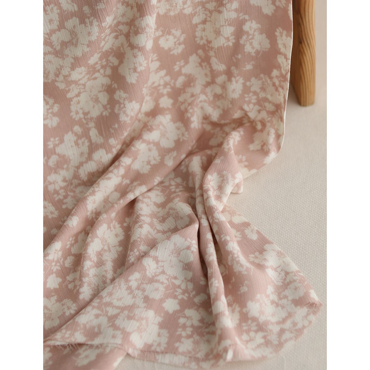 Carmella - Crêpe de viscose imprimé fleuri rose blush Carmella - Crêpe de viscose imprimé fleuri rose blush