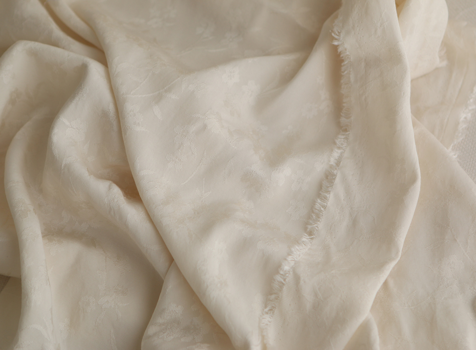 Jasmine - Viscose tissage jacquard fleuri écru