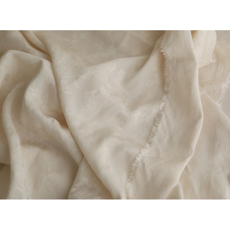 Jasmine - Viscose tissage jacquard fleuri écru