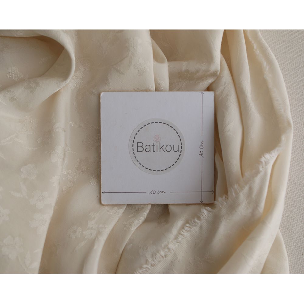 Jasmine - Viscose tissage jacquard fleuri écru