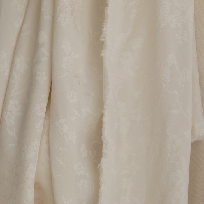 Jasmine - Viscose tissage jacquard fleuri écru