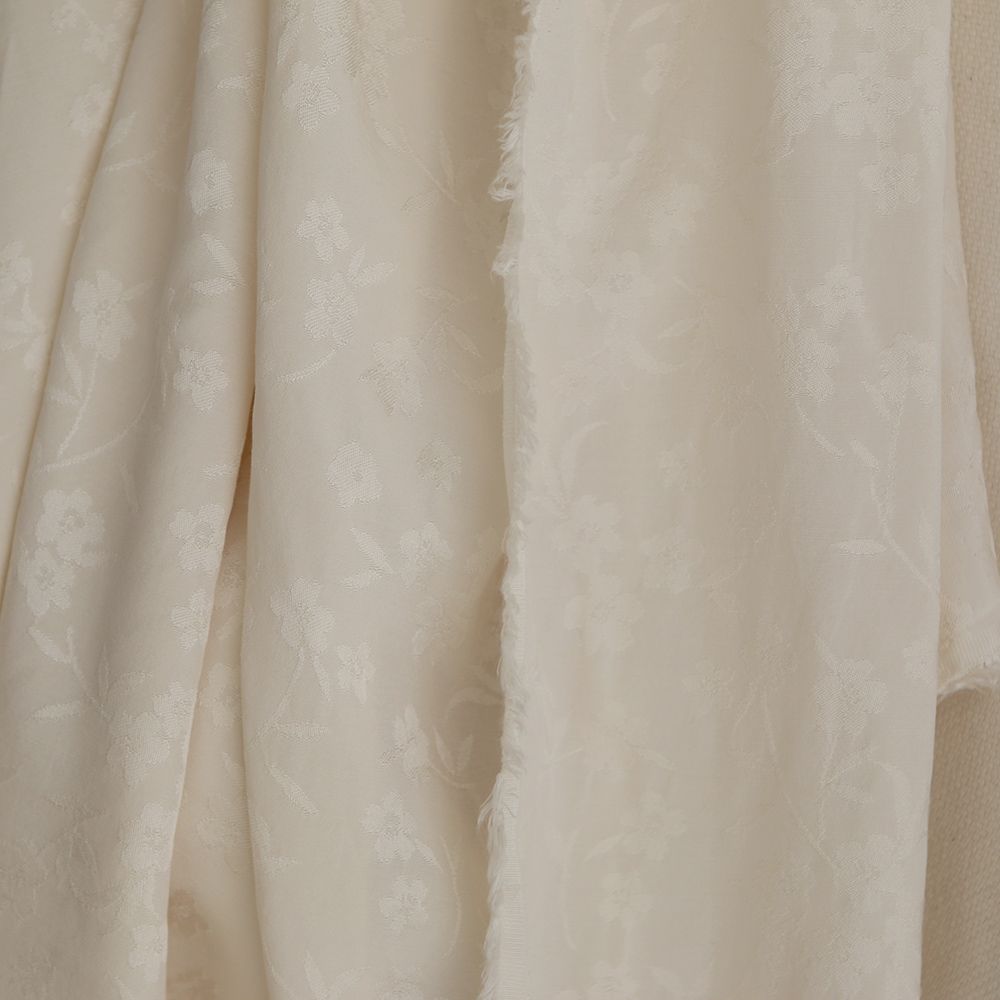Jasmine - Viscose tissage jacquard fleuri écru
