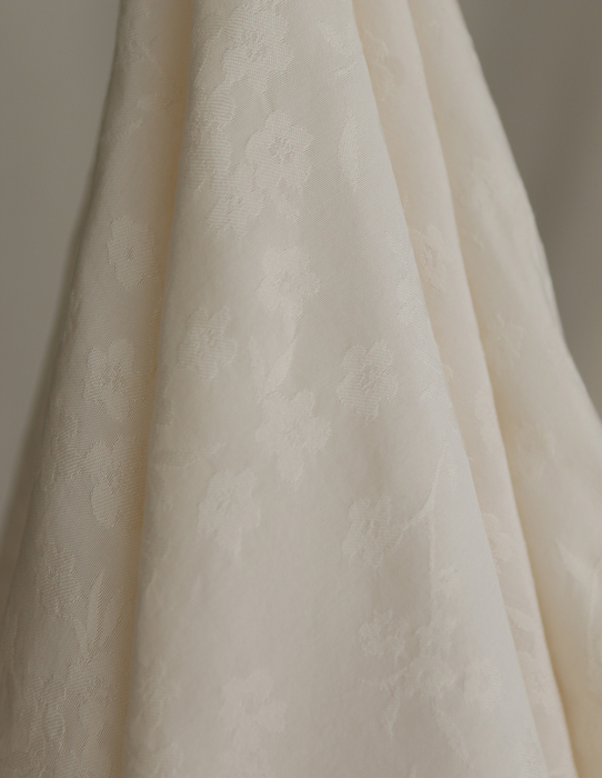 Jasmine - Viscose tissage jacquard fleuri écru