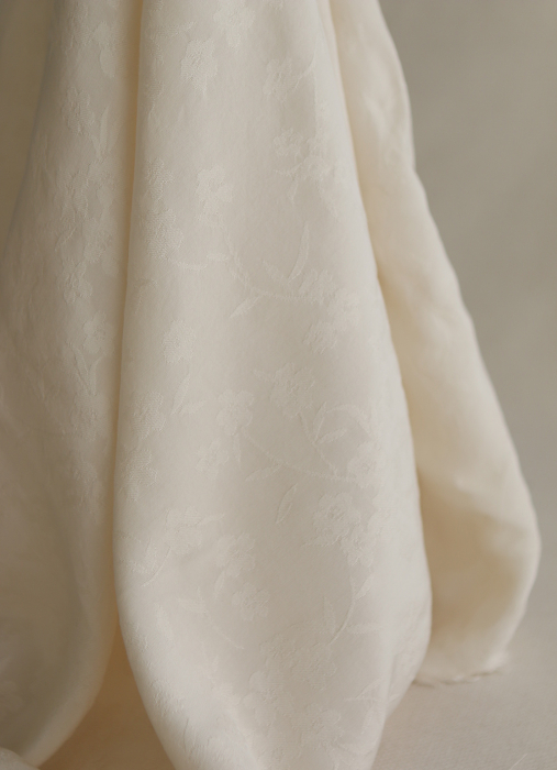 Jasmine - Viscose tissage jacquard fleuri écru