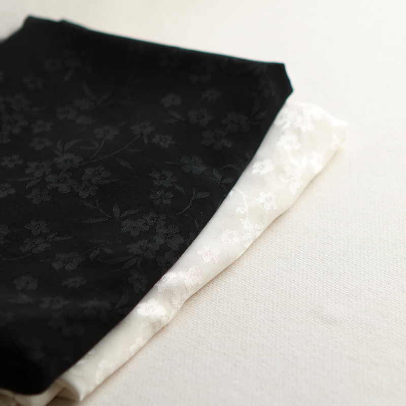 Jasmine - Viscose tissage jacquard fleuri écru