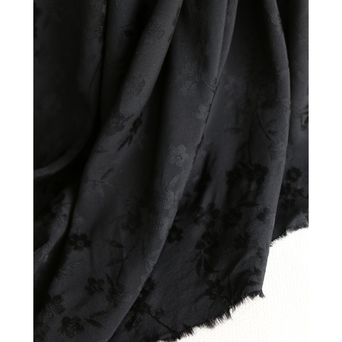 Jasmine - Viscose tissage jacquard fleuri noir Jasmine - Viscose tissage jacquard fleuri noir