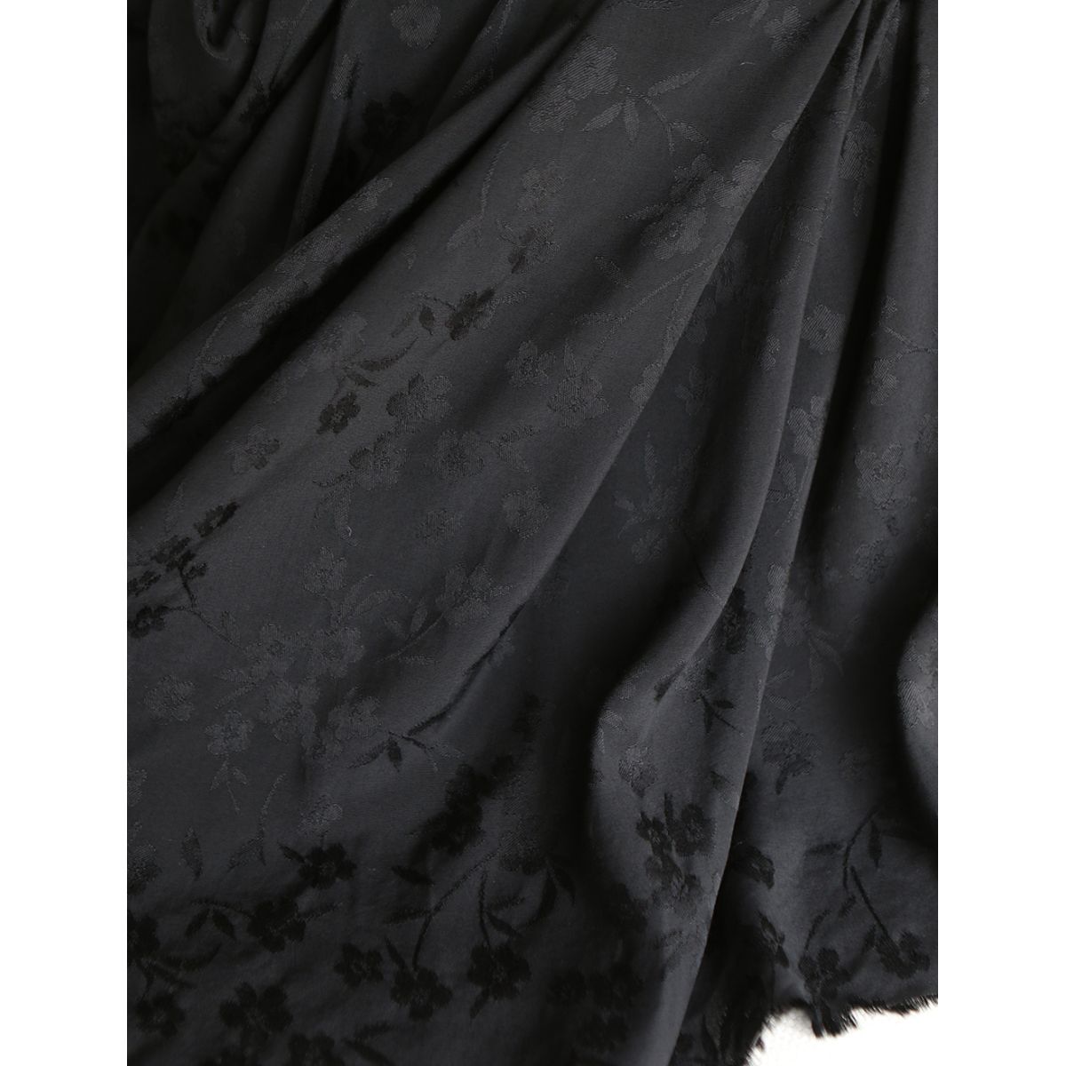 Jasmine - Viscose tissage jacquard fleuri noir Jasmine - Viscose tissage jacquard fleuri noir