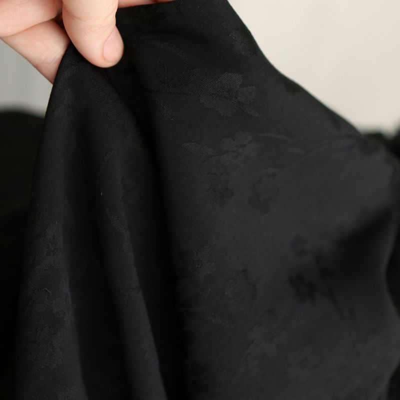 Jasmine - Viscose tissage jacquard fleuri noir