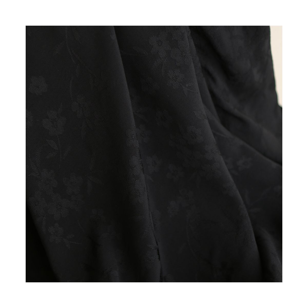 Jasmine - Viscose tissage jacquard fleuri noir Jasmine - Viscose tissage jacquard fleuri noir
