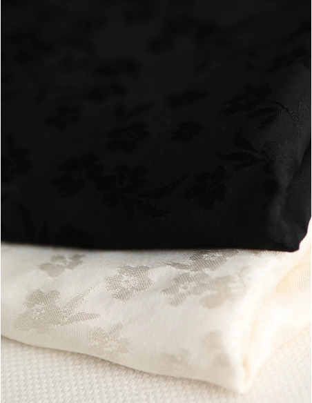 Jasmine - Viscose tissage jacquard fleuri noir