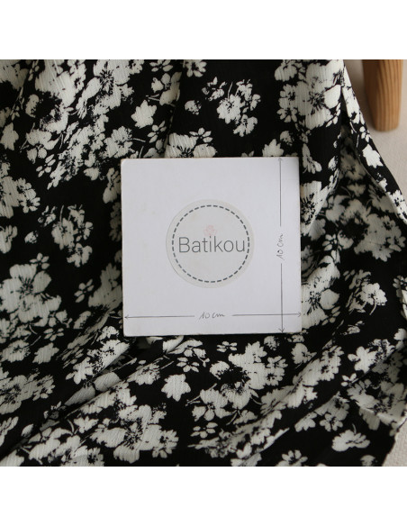 Carmella - Crêpe de viscose imprimé fleuri noir