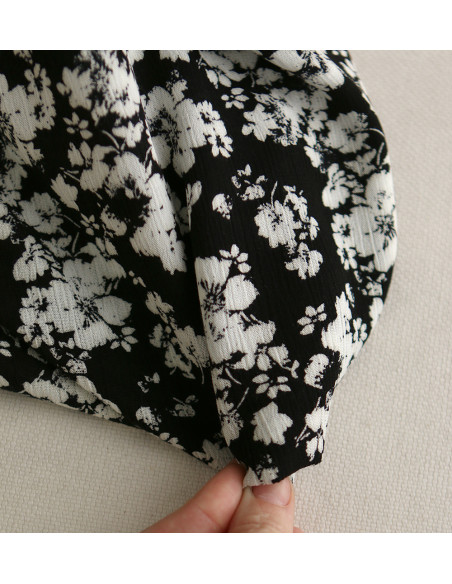 Carmella - Crêpe de viscose imprimé fleuri noir