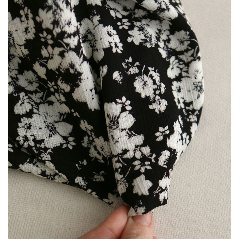 Carmella - Crêpe de viscose imprimé fleuri noir