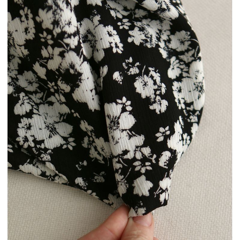 Carmella - Crêpe de viscose imprimé fleuri noir