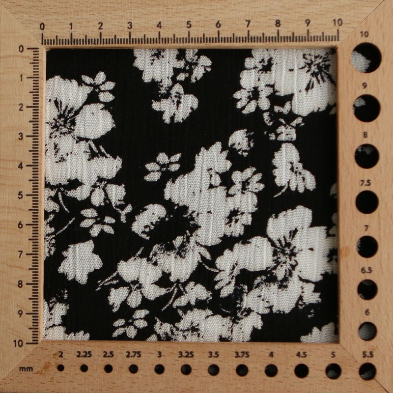 Carmella - Crêpe de viscose imprimé fleuri noir