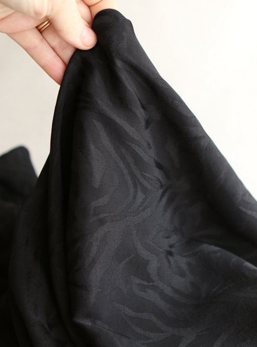 Janelle - Viscose tissage jacquard zèbre noir