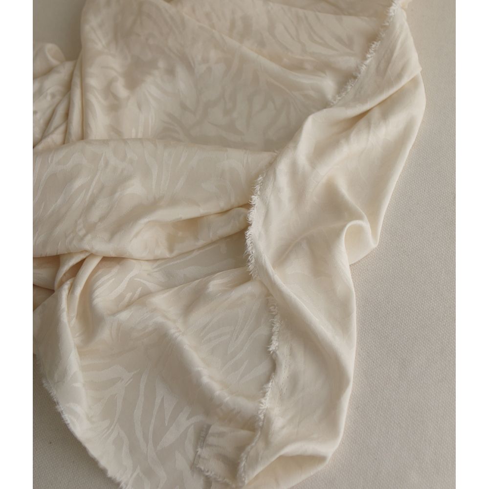 Janelle - Viscose tissage jacquard zèbre écru