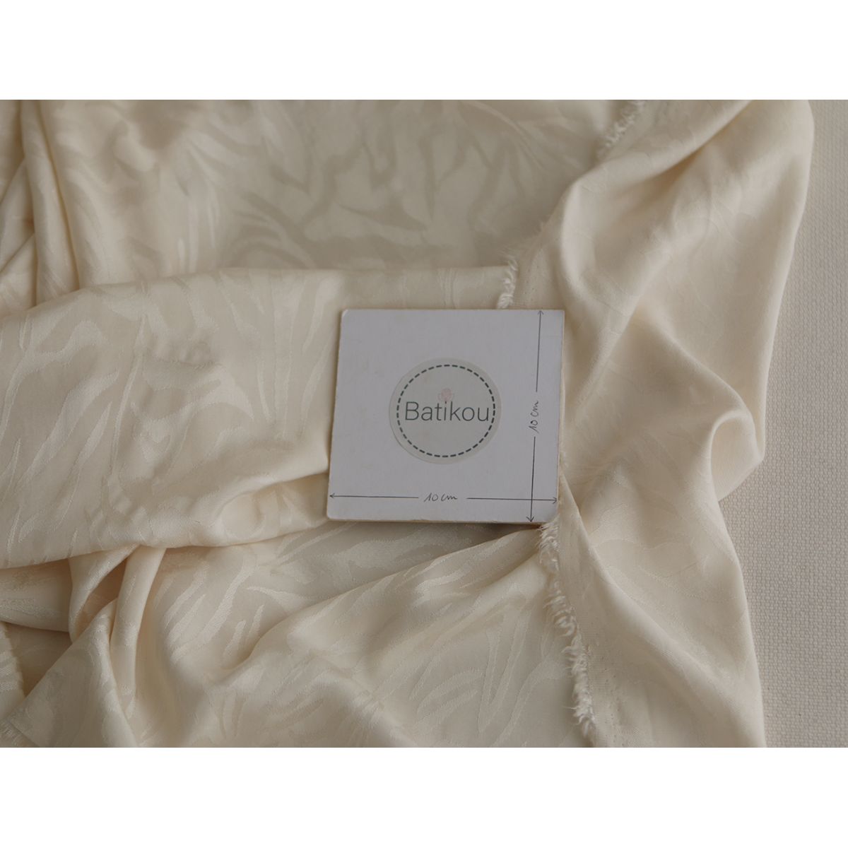 Janelle - Viscose tissage jacquard zèbre écru Janelle - Viscose tissage jacquard zèbre écru
