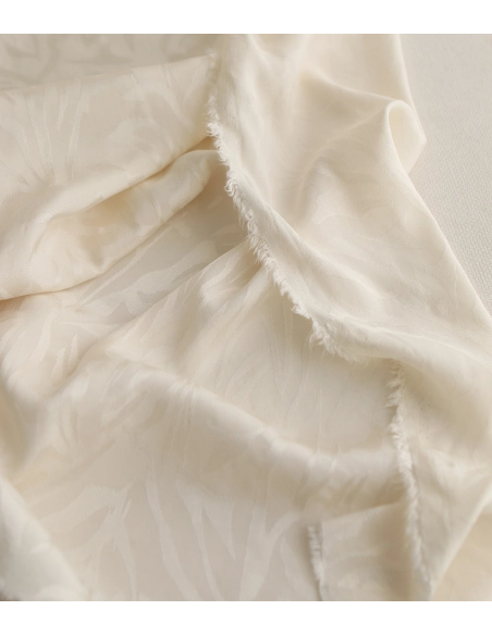 Janelle - Viscose tissage jacquard zèbre écru