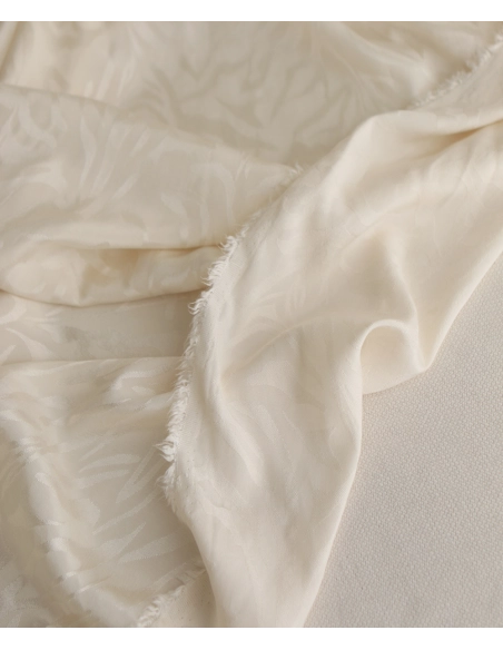 Janelle - Viscose tissage jacquard zèbre écru