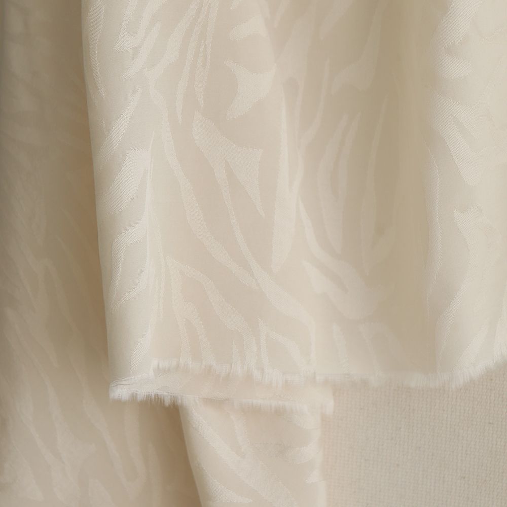 Janelle - Viscose tissage jacquard zèbre écru