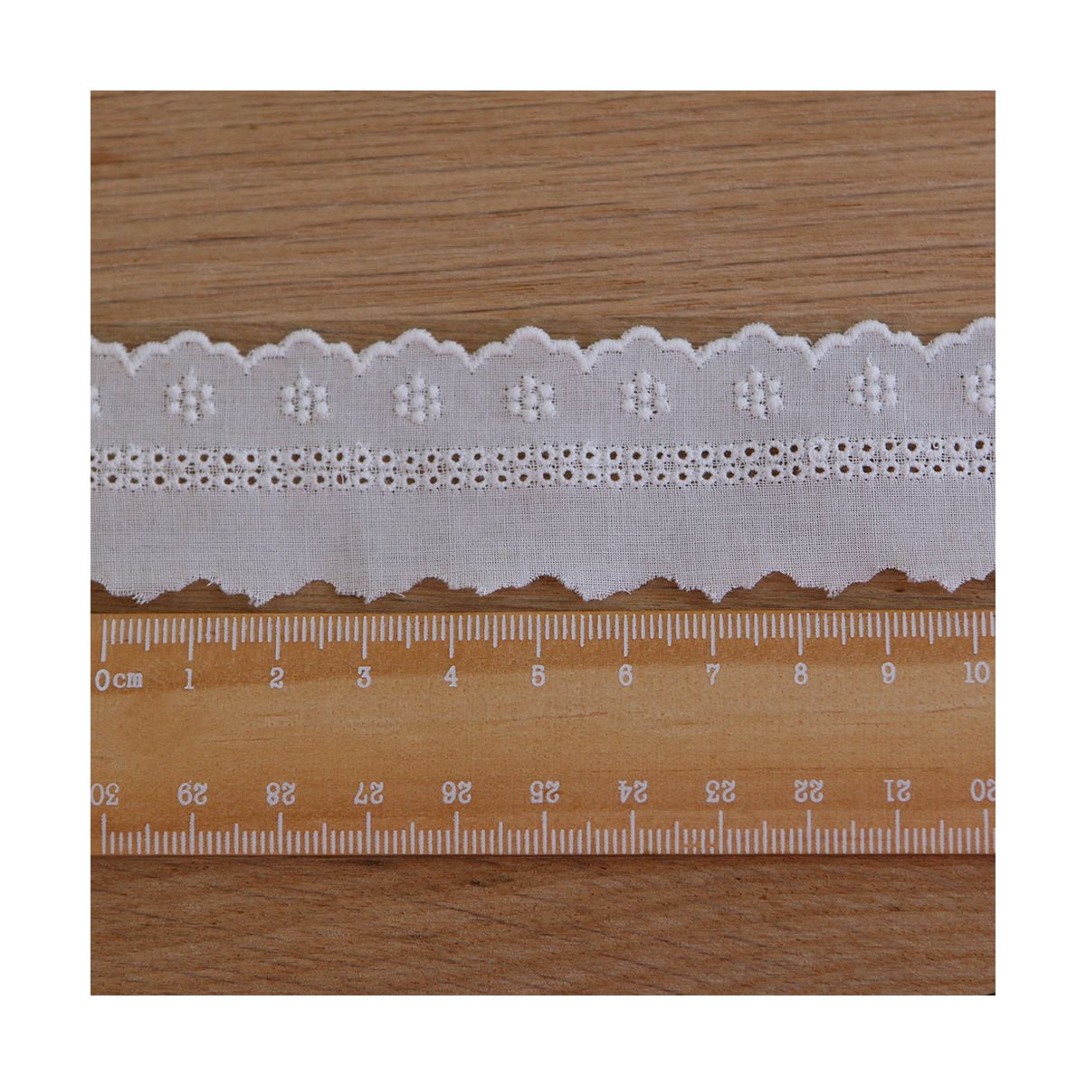 Galon coton broderie blanc30mm x1m Galon coton broderie blanc30mm x1m