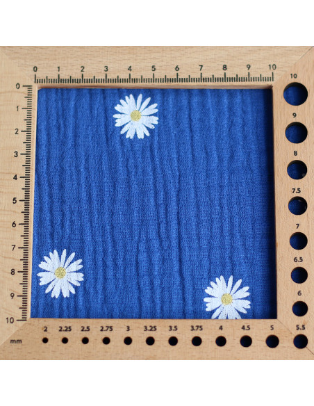Daisy - Double gaze coton BIO motif exclusif fond bleu cobalt