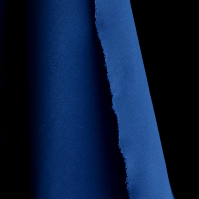 Voile de coton organique uni coloris bleu cobalt